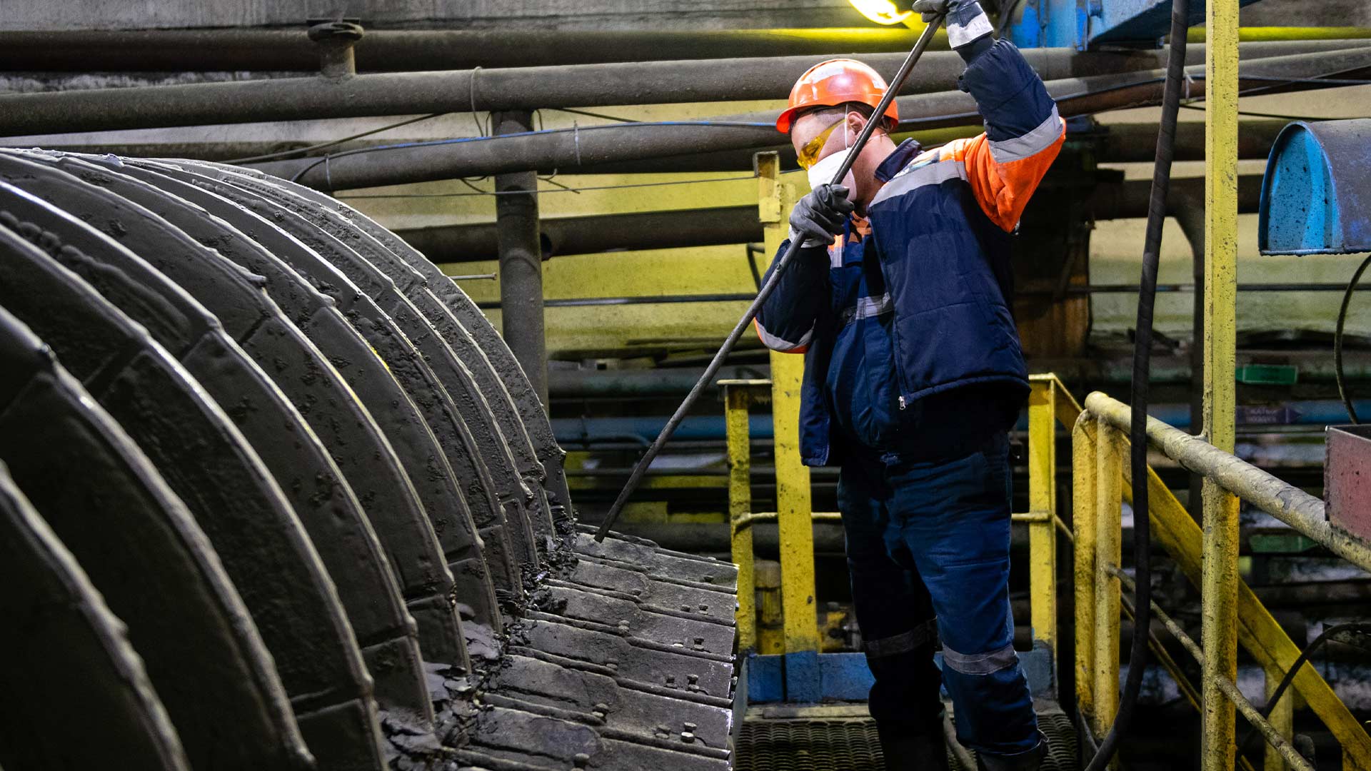 Pay & benefits Learn how we provide fair pay, incentivise safety and productivity, and support our employees with a competitive benefits package.